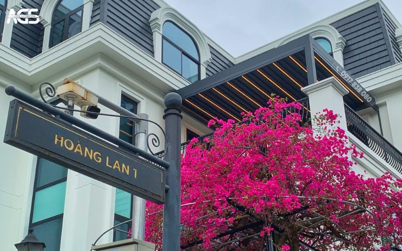 Căn biệt thự của anh Minh nằm ở tiểu khu Hoàng Lan đẳng cấp nhất Vinhomes Green Bay