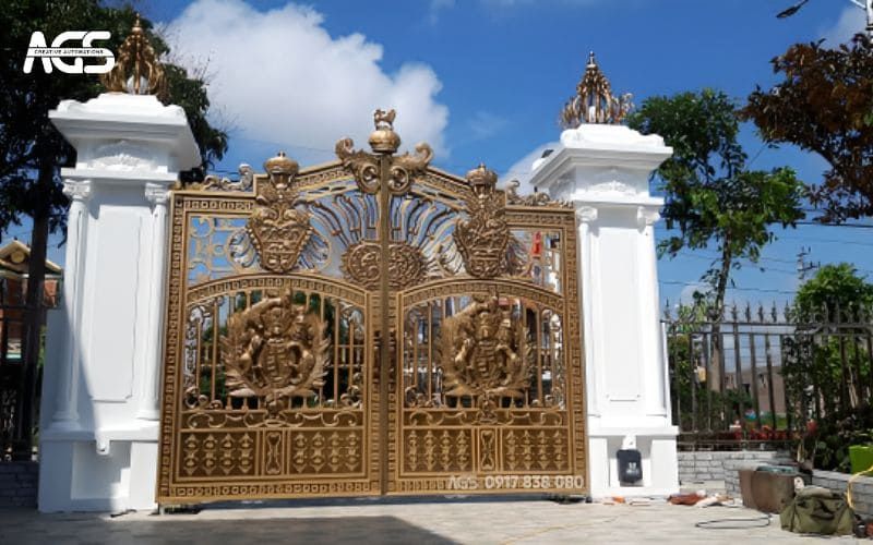 Cổng tự động đóng mở có thiết bị điều khiển từ xa