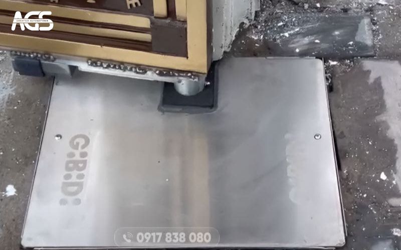 Motor cổng âm sàn được lắp đặt âm dưới mặt đất