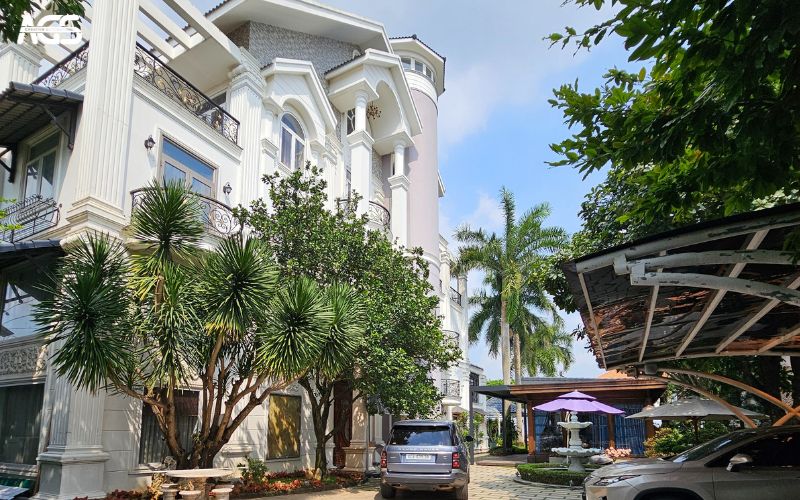 Khuôn viên biệt thự Romantic Garden như một khu vườn cổ tích giữa đời thực