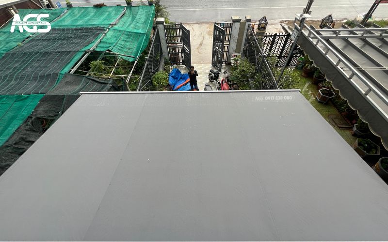 Mái hiên tự động có phần vải bạt cao cấp, thoát nước tốt