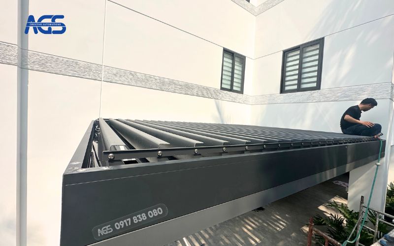 Nhân viên AGS thi công liên tục trong 2 ngày
