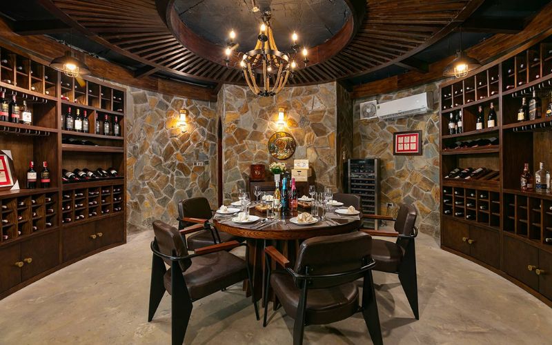 Cửa hầm từ mái kính tự động rất phù hợp cho hầm rượu