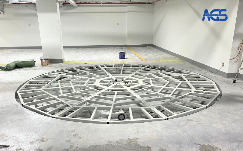 Sản phẩm có đường kính 4 mét do AGS thiết kế riêng cho gara của anh Bảo.