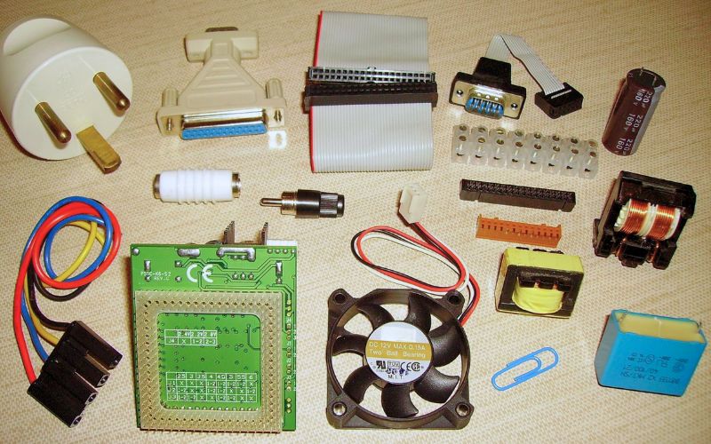 Nhiều bộ phận trong linh kiện điện - điện tử được sản xuất bằng nhựa PP