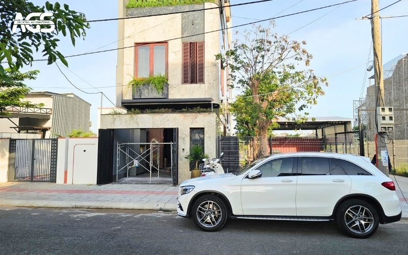 Sản phẩm giúp che nắng mưa cho chiếc Mercedes.