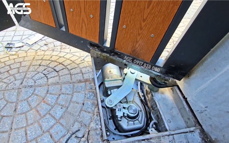 Mẫu mô tơ cổng HADES 230V (500kg) Oxygen từ Ý