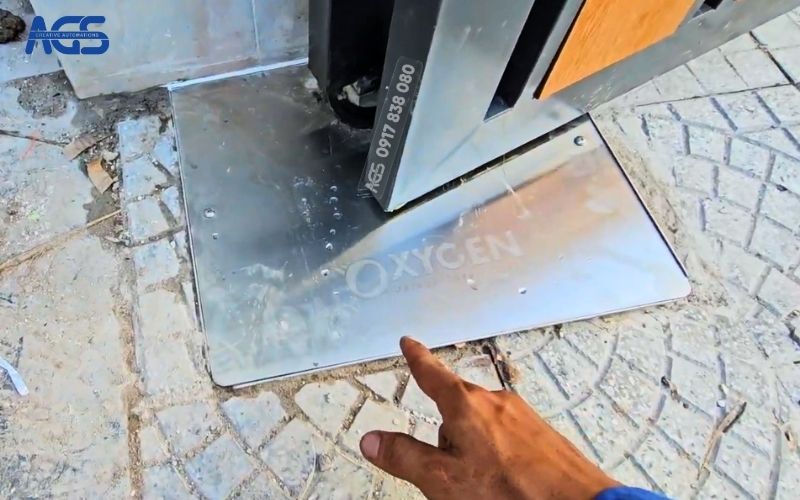 Chân đế được bịt kín, đảm bảo mô tơ không thấm nước