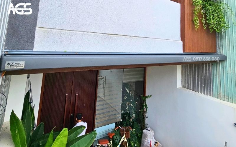 Mái hiên khi đóng lại rất gọn gàng.