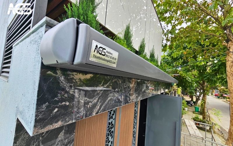 Anh Phúc đã chốt ngay mái hiên AGS NX-830 cao cấp