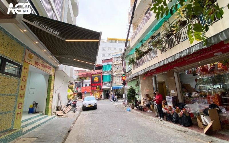 Người dân lân cận rất ấn tượng với mái hiên AGS.