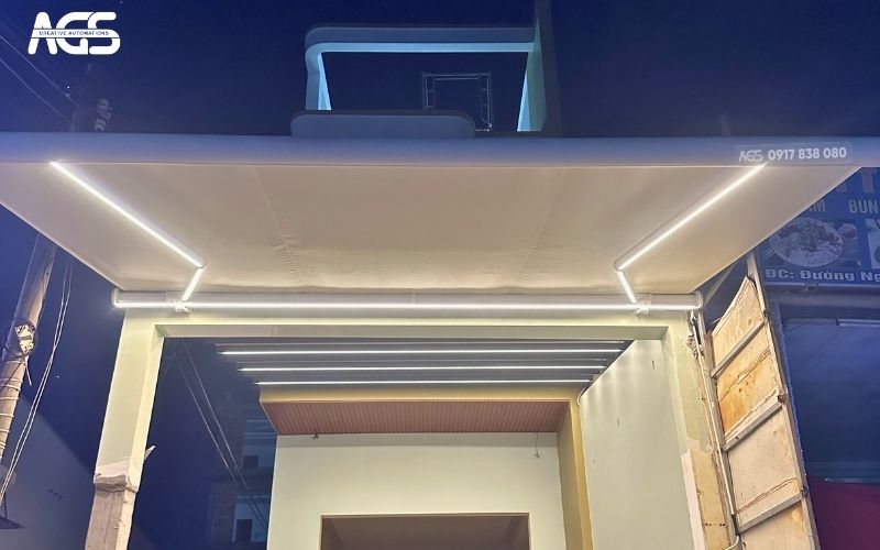 Mái hiên tự động tại Côn Đảo NX-850 kết hợp cực đẹp với bạt xếp.