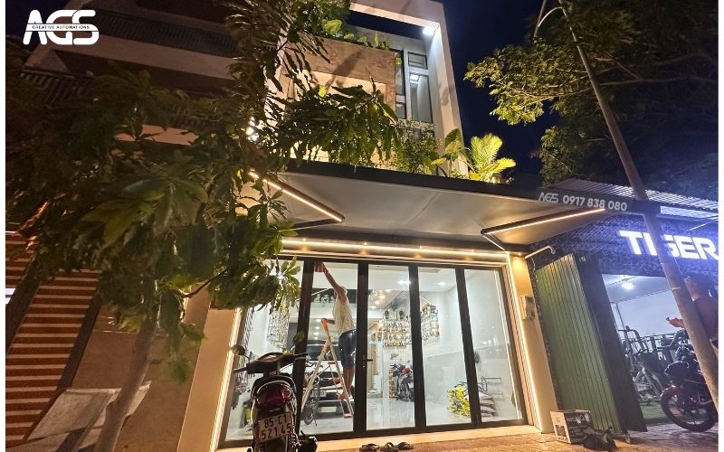 Mái hiên NX-830 là dòng cao cấp nhất hiện nay.