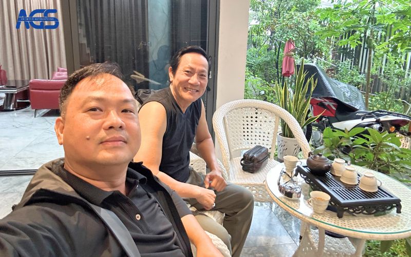 Anh Hoàng Hải trò chuyện cùng CEO AGS trong lần gặp đầu