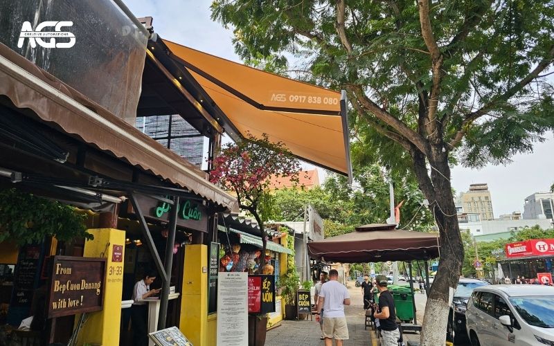 Vải bạt có màu ấn tượng với thực khách.