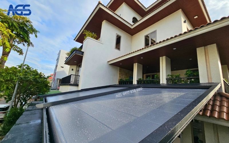 Mái bạt xếp không cong võng, thoát nước hoàn toàn.