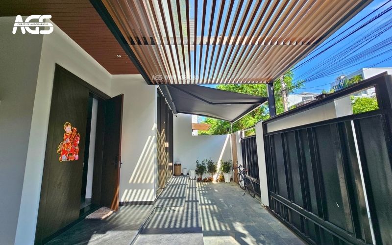 Mái hiên AGS là sự kết hợp hoàn hảo với căn biệt thự.