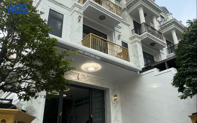 Công trình mái che nắng khu đỗ xe được thu gọn khi không sử dụng